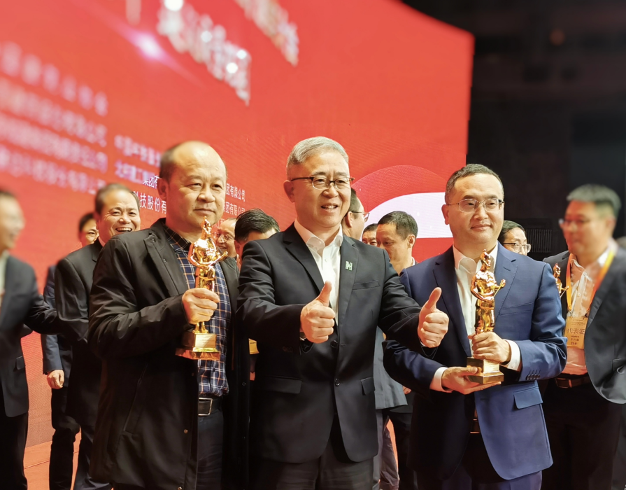 摘“星”載譽(yù)，再“鑄”“魯班”！中國建筑界的“奧斯卡” 捧杯！