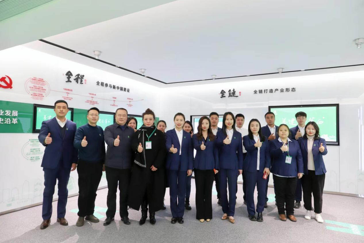 傳承善建文化 弘揚華西精神 ——華西安裝公司組織參觀(guān)華西企業(yè)文化展示館